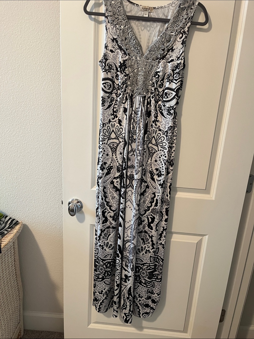 ONE WORLD Black & White Paisley Embellished V-Neck Maxi Dress